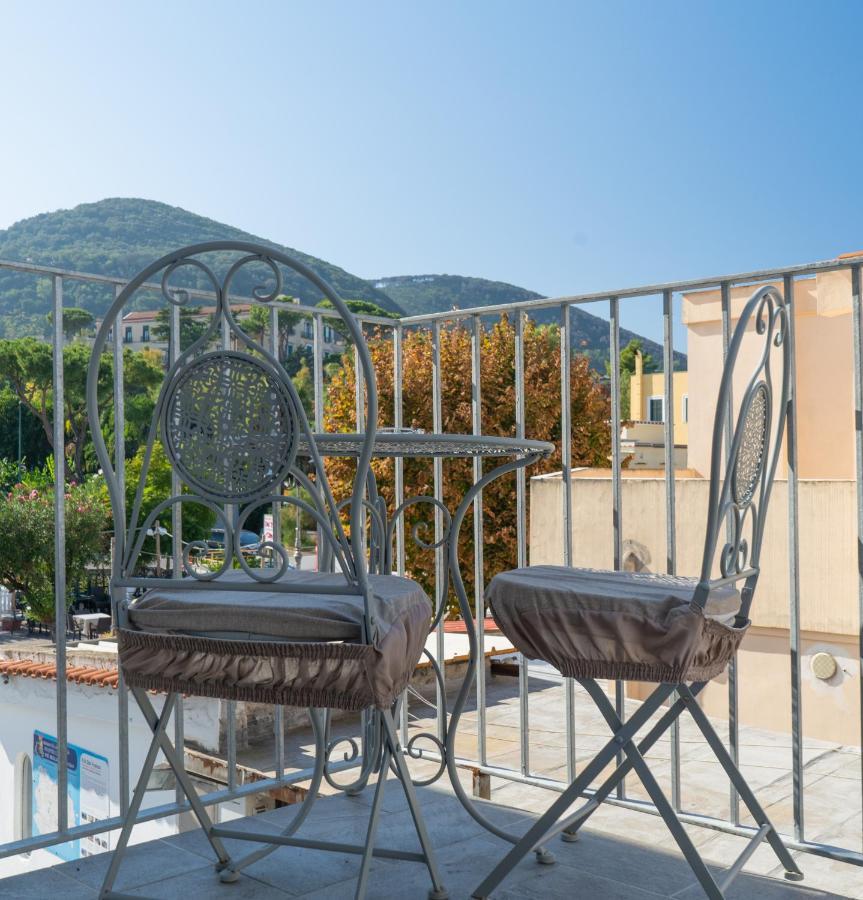 Alloggio Nuovissimo Al Centro E Rilassante Ischia Exterior photo